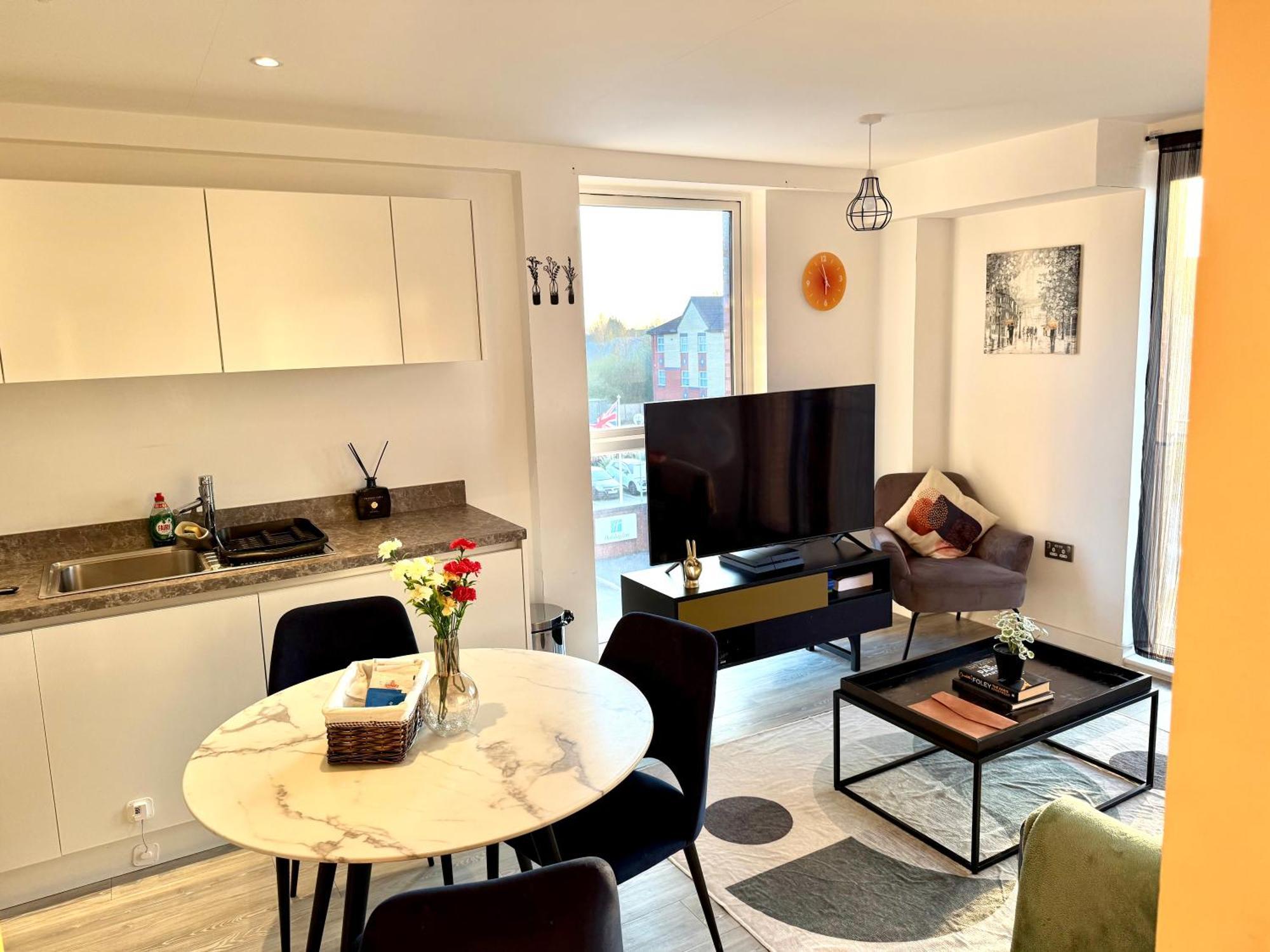 Relaxing 1-Bed Flat In Salford With Street Parking Apartment แมนเชสเตอร์ ภายนอก รูปภาพ